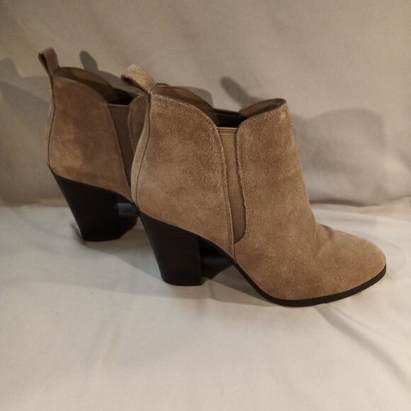 Michael Kors Suede Ankle Boots – Women’s – Good Condition - Picture 4 of 9